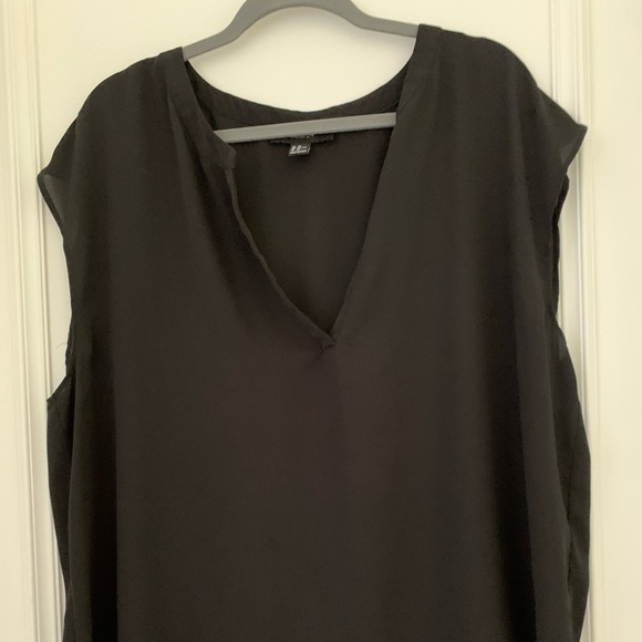 Black short sleeve blouse - Picture 2 of 5